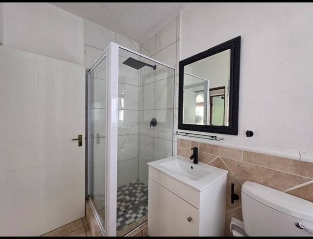 1 BEDROOM APARTMENT FOR SALE IN SUNNINGHILL